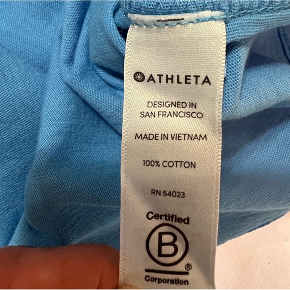 EUC ATHLETA size Medium vibrant blue short sleeve tee - Picture 8 of 10